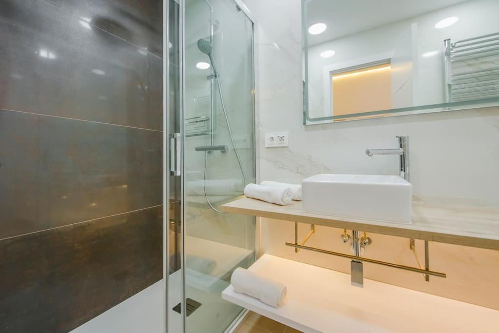 Suara Apartamentos 2 Madrid Eksteriør bilde